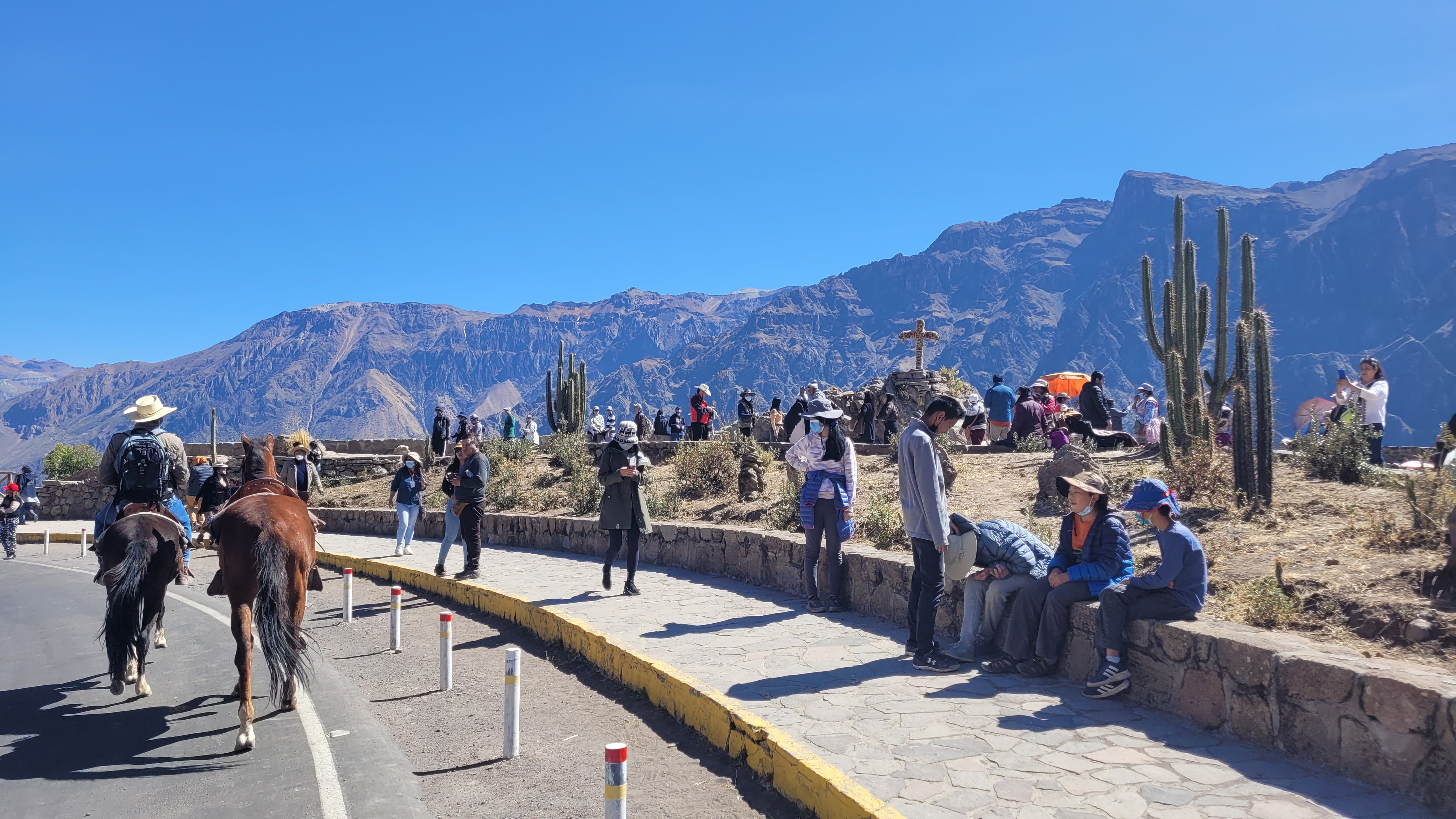 Mirador Cruz del Cóndor 13